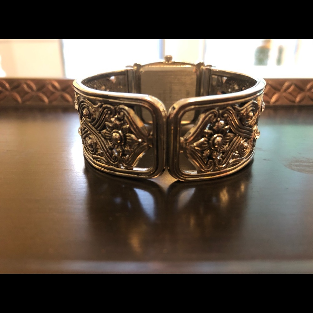 Watch - Picture 2 of 4